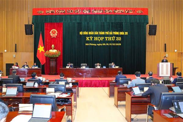 Khai mạc Kỳ họp thứ 32 (Kỳ họp thường lệ cuối năm 2025) HĐND thành phố khóa XVI, nhiệm kỳ 2021 - 2026