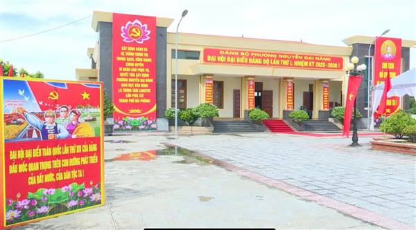 Hoàn tất công tác trang trí, tuyên truyền sẵn sàng cho Đại hội Đại biểu Đảng bộ phường Nguyễn Đại Năng lần thứ I, nhiệm kỳ 2025-2030