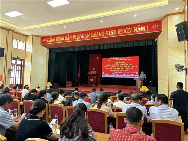 ĐẢNG ỦY PHƯỜNG NGUYỄN ĐẠI NĂNG TỔ CHỨC HỘI NGHỊ NGHIÊN CỨU, HỌC TẬP, QUÁN TRIỆT CÁC VĂN BẢN CỦA TRUNG ƯƠNG, THÀNH ỦY VỀ CÔNG TÁC DÂN TỘC, TÔN GIÁO TRONG GIAI ĐOẠN MỚI