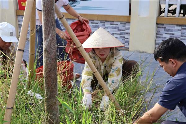 PHƯỜNG NGUYỄN ĐẠI NĂNG PHÁT ĐỘNG RA QUÂN HƯỞNG ỨNG PHONG TRÀO “TOÀN DÂN CHUNG TAY BẢO VỆ MÔI TRƯỜNG, VÌ MỘT HẢI PHÒNG XANH - SẠCH - ĐẸP”