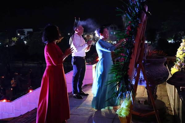 PHƯỜNG NGUYỄN ĐẠI NĂNG TRANG TRỌNG TỔ CHỨC LỄ THẮP NẾN TRI ÂN CÁC ANH HÙNG LIỆT SĨ