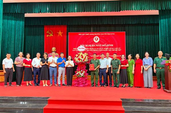 HỘI CỰU CHIẾN BINH PHƯỜNG NGUYỄN ĐẠI NĂNG RA MẮT MÔ HÌNH THAM GIA QUẢN LÝ NGHĨA TRANG LIỆT SĨ GẮN VỚI GIÁO DỤC TRUYỀN THỐNG CÁCH MẠNG CHO THẾ HỆ TRẺ