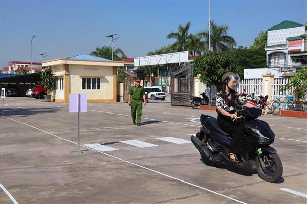 PHƯỜNG NGUYỄN ĐẠI NĂNG PHÁT ĐỘNG “CHIẾN DỊCH ĐÀO TẠO KỸ NĂNG LÁI XE MÔ TÔ, XE GẮN MÁY AN TOÀN”