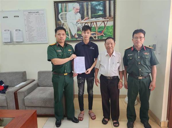 NHỮNG LÁ ĐƠN MANG THEO KHÁT VỌNG CỐNG HIẾN CỦA TUỔI TRẺ PHƯỜNG NGUYỄN ĐẠI NĂNG