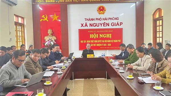 Xã Nguyên Giáp tham gia hội nghị quán triệt, triển khai thực hiện Nghị quyết Đại hội Đảng bộ thành phố lần thứ nhất.
