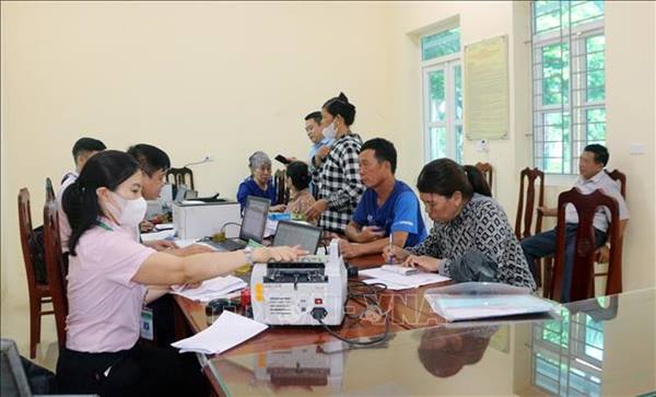 Giảm lãi suất cho vay một số chương trình tín dụng chính sách.

