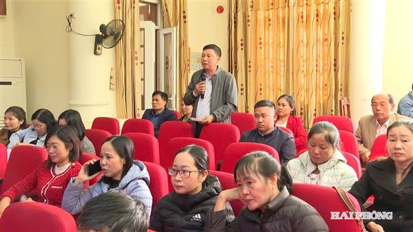 Cử tri khu vực Tứ Kỳ kiến nghị đẩy nhanh tiến độ cấp giấy chứng nhận quyền sử dụng đất