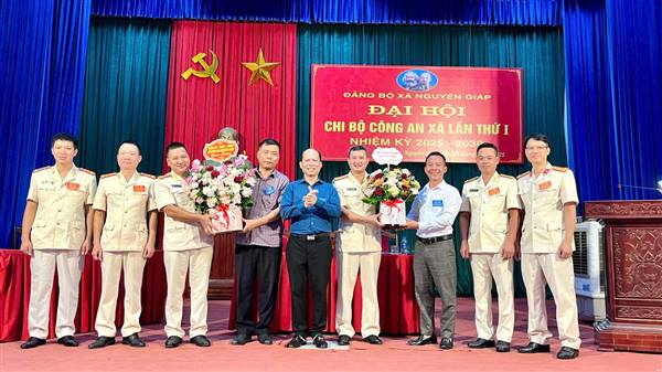 Công an xã Nguyên Giáp tổ chức thành công Đại hội Chi bộ 