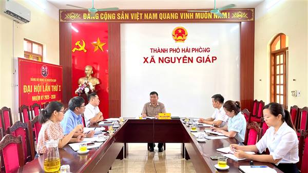 UBND xã Nguyên Giáp tổ chức phiên họp UBND tháng 7