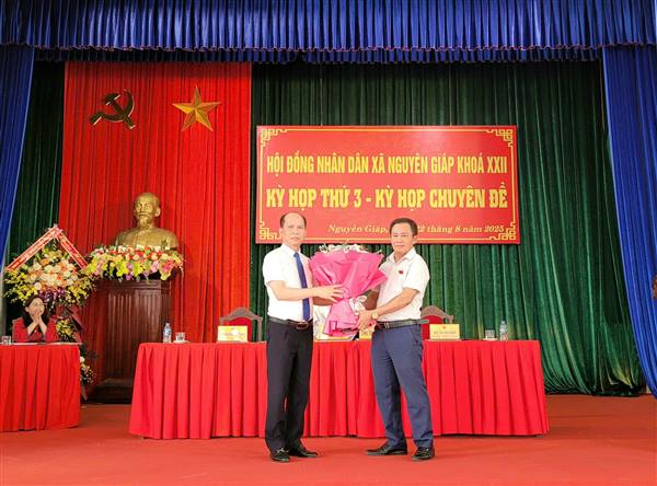 HĐND xã Nguyên Giáp khoá 22 tổ chức kỳ họp thứ 3 ( kỳ họp chuyên đề ).