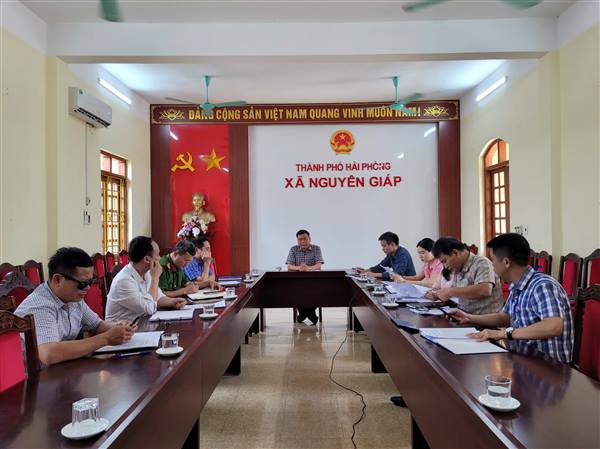 Đảng uỷ UBND xã tham gia ý kiến vào đề án, kế hoạch thực hiện nghị quyết Đại hội đại biểu Đảng bộ xã.