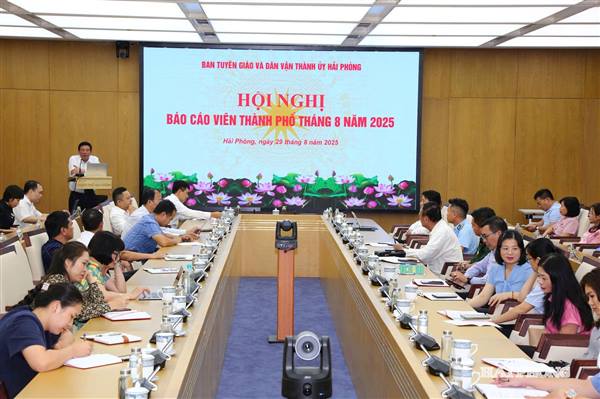Tập trung tuyên truyền kết quả Đại hội Đảng bộ cấp xã và Đảng bộ trực thuộc Thành ủy lần thứ nhất.