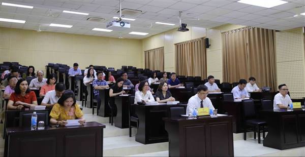 Tăng cường đào tạo bồi dưỡng cán bộ công chức viên chức trong xã.