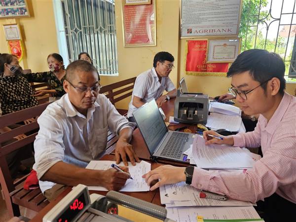 Ngân hàng Chính sách xã hội Tứ Kỳ triển khai cho vay kịp thời, đáp ứng nhu cầu vốn của hộ nghèo và các đối tượng chính sách ngay từ đầu năm.