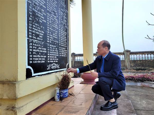 Xã Nguyên Giáp dâng hương tưởng niệm các Anh hùng liệt sĩ nhân dịp đón Tết nguyên đán Bính Ngọ năm 2026.