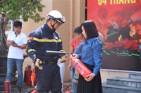 Tuyên truyền, phổ biến kiến thức pháp luật, hướng dẫn trang bị kiến thức kỹ năng phòng cháy, chữa cháy và cứu nạn, cứu hộ năm 2026. 
