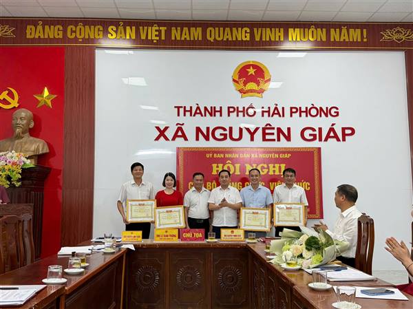 UBND XÃ NGUYÊN GIÁP TỔ CHỨC HỘI NGHỊ CÁN BỘ, CÔNG CHỨC, VIÊN CHỨC, NGƯỜI LAO ĐỘNG NĂM 2026.