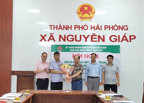 Ra mắt Ban đại diện Hội đồng quản trị Ngân hàng Chính sách xã hội xã Nguyên Giáp.