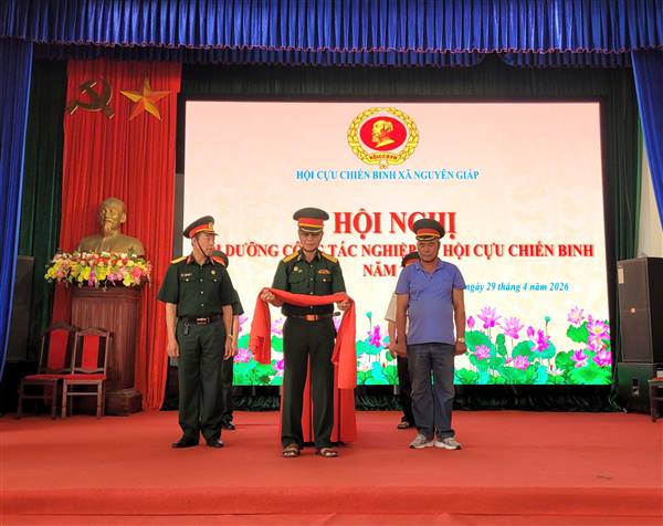 Hội CCB xã Nguyên Giáp tập huấn tổ chức lễ tang cho hội viên khi qua đời.