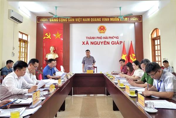 UBND xã họp phiên thường kỳ tháng 5/2026.