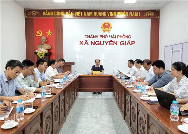 Thường trực Đảng uỷ giao ban với các cơ quan, đơn vị đánh giá tình hình thực hiện nhiệm vụ những tháng đầu năm 2026.