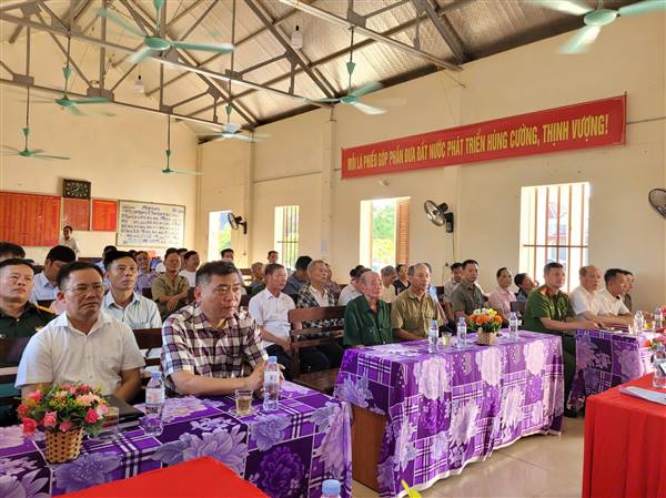 Nguyên Giáp tổ chức đối thoại giữa Chủ tịch UBND xã với nhân dân thôn Hà Hải, Đại Hà, Trạch Lộ.