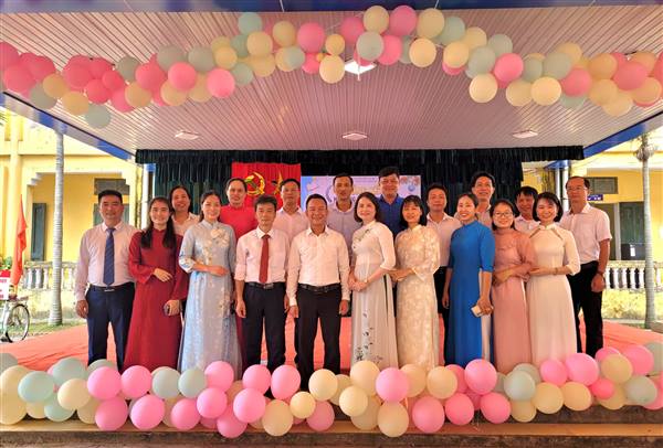Trường THCS Hà Thanh tuyên dương giáo viên, học sinh tiêu biểu năm học 2025 – 2026