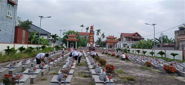 Ra quân dọn vệ sinh môi trường Thực hiện “Chiến dịch 500 ngày đêm đẩy mạnh thực hiện tìm kiếm, quy tập và xác định danh tính hài cốt liệt sĩ”.