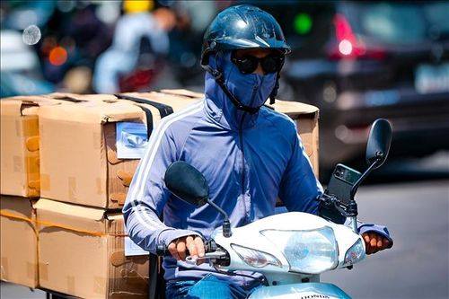 Người dân cần chủ động bảo vệ sức khỏe trong mùa nắng nóng.