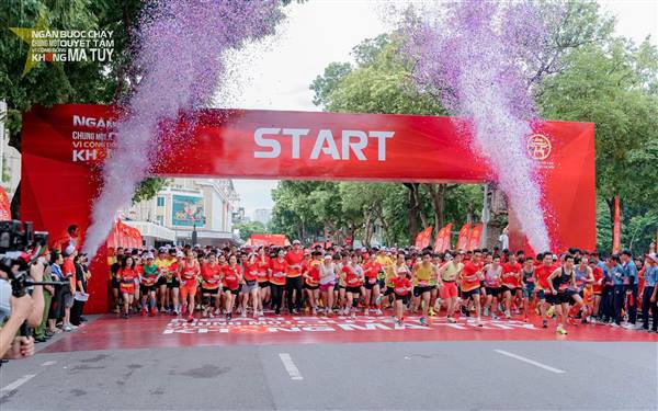 Tổ chức giải chạy phong trào với chủ đề “Nguyên Giáp - chung một quyết tâm xây dựng xã, phường, đặc khu không ma túy”.
