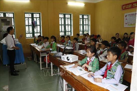 Sắp xếp mạng lưới trường học để nâng cao chất lượng giáo dục