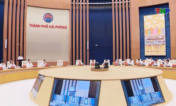 Thành ủy Hải Phòng tổ chức Hội nghị Thành ủy lần thứ 4 nhiệm kỳ 2025 - 2030 theo hình thức trực tiếp kết hợp trực tuyến, kết nối từ điểm cầu Thành ủy đến 114 xã, phường, đặc khu trên địa bàn thành phố. 