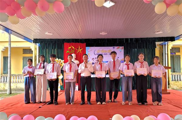 XÃ NGUYÊN GIÁP TUYÊN DƯƠNG, KHEN THƯỞNG GIÁO VIÊN VÀ HỌC SINH GIỎI NĂM HỌC 2025 - 2026 TRONG THÁNG 8/2026.