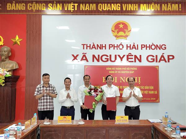 Xã Nguyên Giáp bàn giao chức năng, nhiệm vụ tham mưu về công tác dân vận.