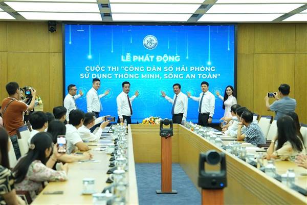 Triển khai “Ngày hội toàn dân học tập số” và phát động Cuộc thi “Công dân số – Sử dụng thông minh, sống an toàn”