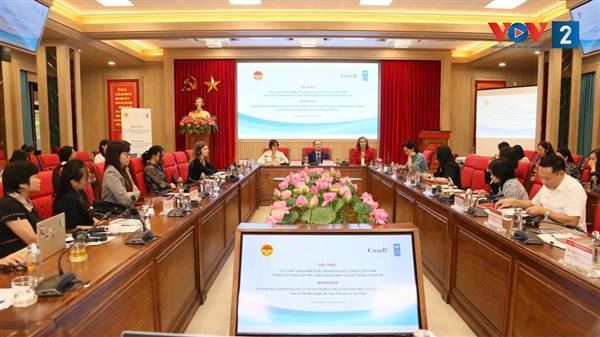 Bình đẳng giới trong khu vực công: Từ áp lực công việc đến cơ hội lãnh đạo