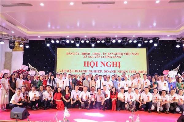 XÃ NGUYỄN LƯƠNG BẰNG TỔ CHỨC HỘI NGHỊ GẶP MẶT DOANH NGHIỆP, DOANH NHÂN TIÊU BIỂU NHÂN NGÀY DOANH NHÂN VIỆT NAM 13/10