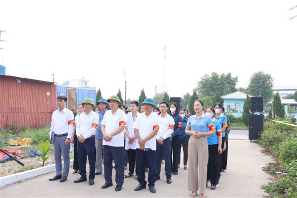 XÃ NGUYỄN LƯƠNG BẰNG TỔ CHỨC CƯỠNG CHẾ KIỂM ĐẾM BẮT BUỘC ĐỐI VỚI 01 HỘ GIA ĐÌNH, CÁ NHÂN CÓ ĐẤT NÔNG NGHIỆP THÔN PHẠM LÂM