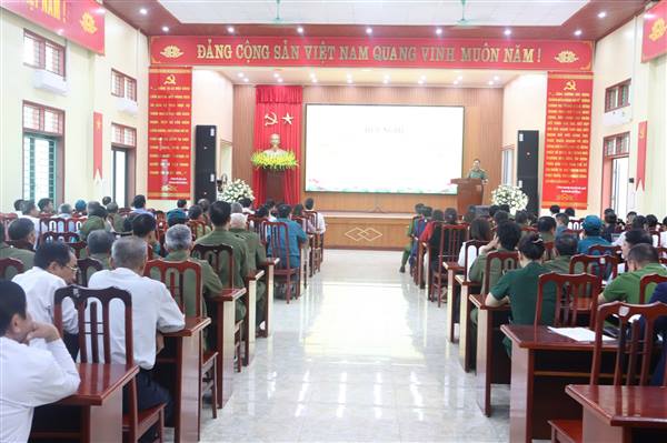 Xã Nguyễn Lương Bằng tổ chức hội nghị triển khai cao điểm hướng dẫn Nhân dân tích hợp giấy tờ trên ứng dụng VNeID và cài đặt Công dân số Smart Hải Phòng