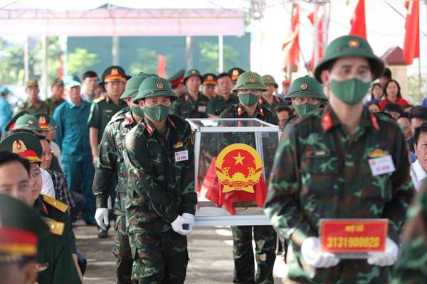 XÃ NGUYỄN LƯƠNG BẰNG TỔ CHỨC LÀM ĐIỂM LẤY MẪU SINH PHẨM XÁC ĐỊNH DANH TÍNH HÀI CỐT LIỆT SĨ