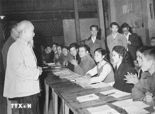 Học Bác mỗi ngày: Đổi mới phương thức đánh giá để nâng cao chất lượng đội ngũ cán bộ