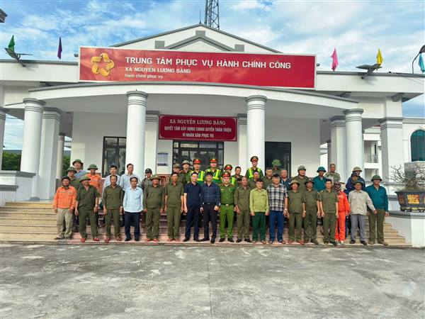 Xã Nguyễn Lương Bằng triển khai công tác tăng cường ra quân Giải tỏa vi phạm hành lang an toàn giao thông đường bộ trên địa bàn xã.