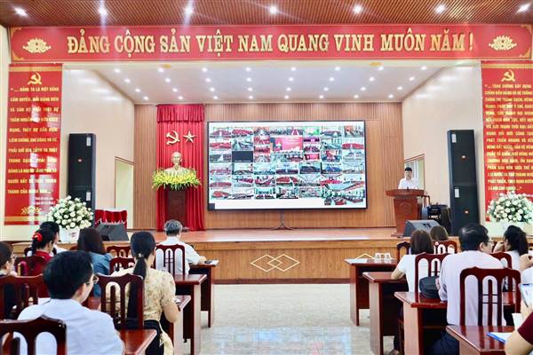 XÃ NGUYỄN LƯƠNG BẰNG THAM DỰ HỘI NGHỊ TẬP HUẤN TRIỂN KHAI THỦ TỤC HÀNH CHÍNH CỦA ĐẢNG TRÊN MÔI TRƯỜNG ĐIỆN TỬ GIAI ĐOẠN 2