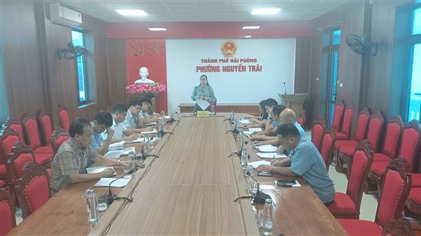 UBND phường Nguyễn Trãi tổ chức cuộc họp nghe các phòng, ban, đơn vị báo cáo kết quả thực hiện nhiệm vụ CCHC năm 2025, triển khai một số nhiệm vụ trong thời gian tới.