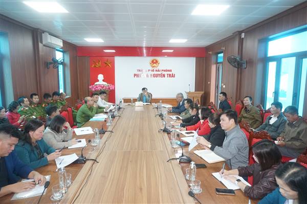 UBND phường Nguyễn Trãi tổ chức hội nghị triển khai xét duyệt các Tổ dân phố và các cơ sở giáo dục đạt tiêu chuẩn “An toàn về an ninh, trật tự”.