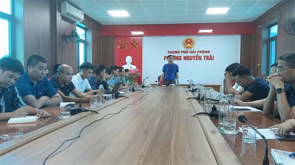 Chủ tịch UBND phường Nguyễn Trãi tổ chức Hội nghị triển khai công tác ứng phó với cơn bão số 3.