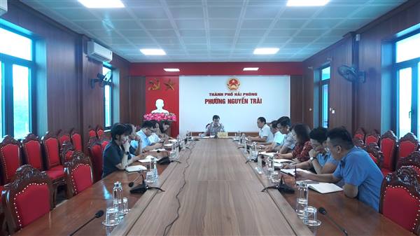 UBND phường Nguyễn Trãi họp nghe và cho ý kiến về một số nhiệm vụ trọng tâm