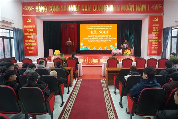 UBND PHƯỜNG NGUYỄN TRÃI TỔ CHỨC HỘI NGHỊ GIAO QUYẾT ĐỊNH GỌI CÔNG DÂN NHẬP NGŨ NĂM 2026.