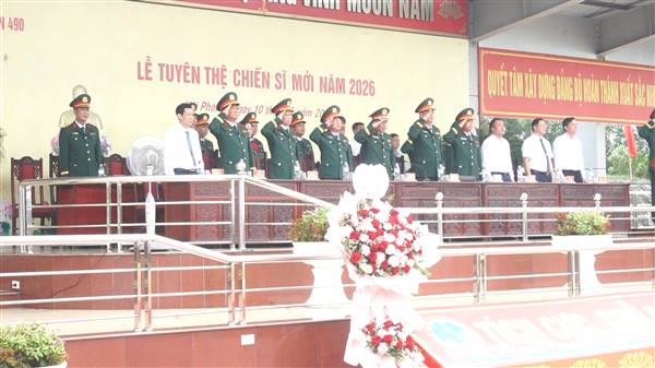 PHƯỜNG NGUYỄN TRÃI DỰ LỄ TUYÊN THỆ CHIẾN SĨ MỚI NĂM 2026 TẠI LỮ ĐOÀN 490 VÀ LỮ ĐOÀN 454