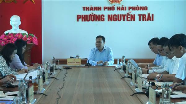 ĐẢNG ỦY PHƯỜNG NGUYỄN TRÃI LÀM VIỆC VỚI ĐOÀN GIÁM SÁT THỰC HIỆN NGHỊ QUYẾT SỐ 11-NQ/TU VỀ TĂNG TRƯỞNG KINH TẾ.